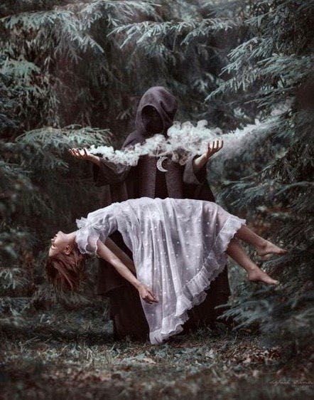 Levitation Photography, Halloween Photography, Magic Aesthetic, 다크 판타지, Fantasy Photography, Halloween Photoshoot, Halloween Photos, Witch Aesthetic, Fantasy Aesthetic