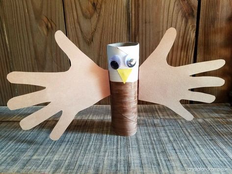 Eagle Paper Roll Craft for Preschoolers Handprint Eagle, Bald Eagle Craft, Prek Art, Happy Classroom, Eagle Craft, Memorial Day Activities, Grandparents Gifts, Happy Home Fairy, Patriotic Projects