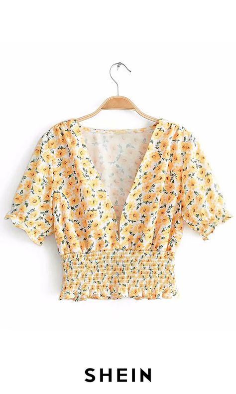 HIGHLIGHTING I picked this shirt to show highlighting because of the low cleavage. When someone wears this shirt, it will highlight their cleavage. Short Shirt, T Shirts Women, Ditsy Floral Print, Printed T Shirts, Floral Short, Ditsy Floral, Boho Tops, Shirt Women, Types Of Sleeves