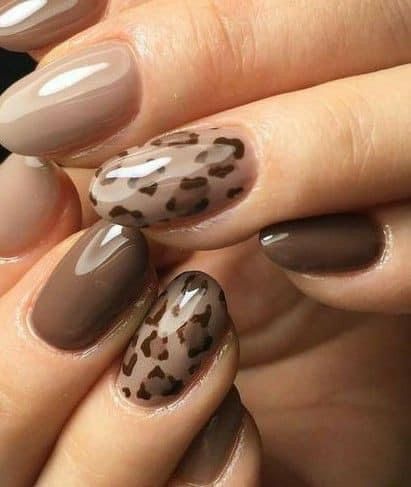 Nail Designs For January Winter, Elegant Leopard Nails, Subtle Leopard Print Nails, Fall Pedicures Ideas, Fall Nails With Leopard Print, Cute Leopard Nails, November Nails Ideas 2023, Fall Toe Designs, Leopard Print Pedicure