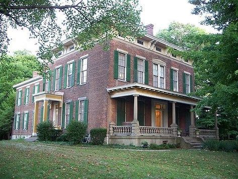 Hannah House, Haunted Farmhouse, Travel Indiana, Haunted House Attractions, Haunted Locations, Real Haunted Houses, Creepy Places, Creepy Houses, Indiana Travel