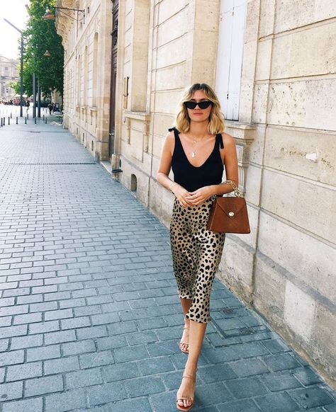 French Fashion Style Tips Everyone Should Know | Who What Wear Casual Night Out Outfit, Fall Fashion Coats, First Date Outfits, Cool Summer Outfits, Leopard Skirt, Looks Party, Casual Night Out, Night Out Outfit, Fashion Night