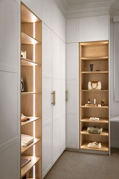 Walk In Robe Ideas, The Block 2022, Narrow Closet, Dressing Unit, Wardrobe Design Modern, Open Wardrobe, Walk In Robe, Glamour Style, Wardrobe Handles