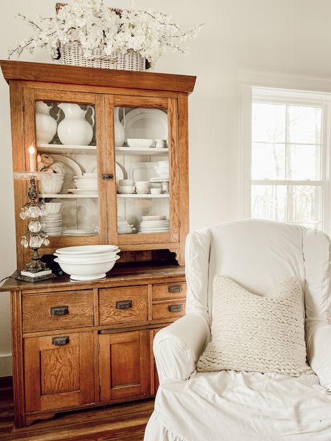 Italian Farmhouse Dining Room, Hutch In Living Room, Farmhouse Goals, Living Room Hutch, Hutch Styling, Hutch Ideas, Antique Hutch, Dining Hutch, Hutch Decor