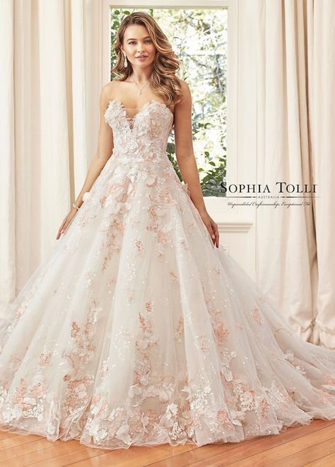 Sophia Tolli Style Y11973. Sweetheart Neck Wedding Dress, Rose Gold Wedding Dress, Sophia Tolli Wedding Dresses, Sophia Tolli, Gold Wedding Dress, Organza Flowers, A Wedding Dress, Luxury Wedding Dress, Plus Size Wedding