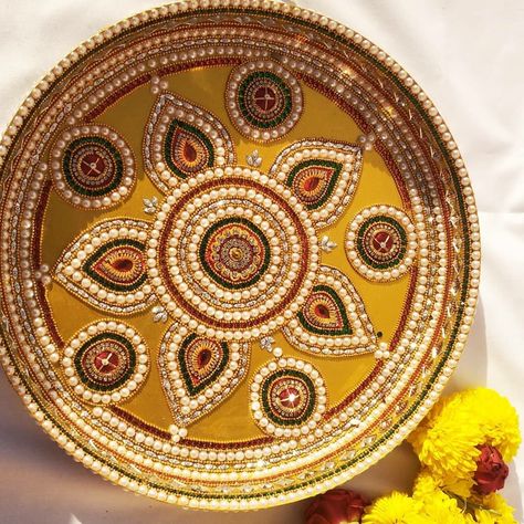 Bridal Latkan, Rukhwat Ideas, Indian Wedding Giveaways, Matki Decoration, Thali Design, Arti Thali Decoration, Kalash Decoration, Aarti Thali, Diya Designs