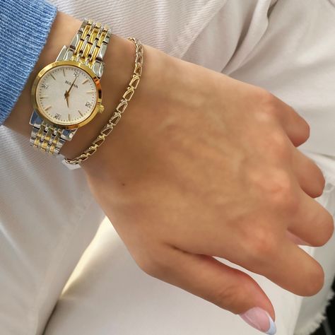 2 Tone Womens Watch, Rose Gold Watch Outfit, F2f Outfit, Two Tone Watches Women, Bulova Watches Women, Rose Gold Jewelry Set, Watch Aesthetic, Classic Watch Women, Gold And Silver Watch