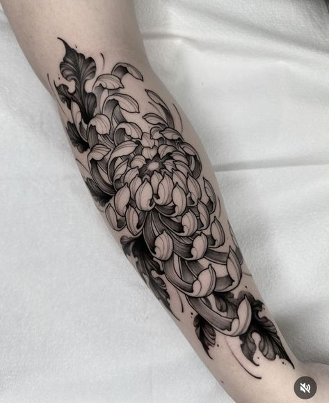 Sorry Mom Tattoo, Animal Design Tattoo, Traditional Tattoo Inspiration, Japanese Flower Tattoo, Traditional Tattoo Flowers, Chrysanthemum Tattoo, Birthday Tattoo, Floral Tattoo Sleeve, Floral Tattoo Design