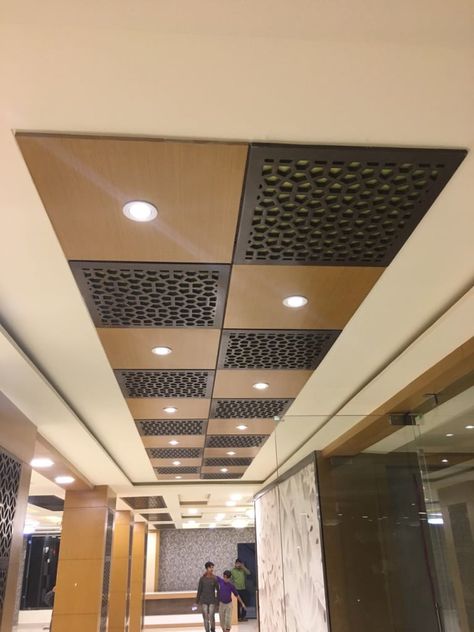 Office Ceiling Design Modern Simple, Office Ceiling Design, Beautiful Ceiling Designs, Simple False Ceiling Design, Wooden Wall Design, Wooden Ceiling Design, Ceiling Design Ideas, Interior Ceiling Design, Ceiling Plan