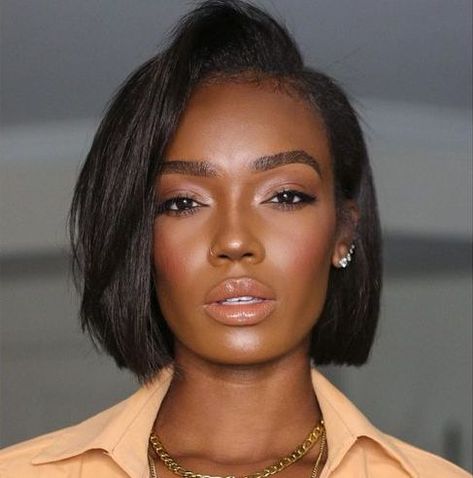 Bob Hairstyles for Black Women 22 Ideas - women-club.online Black Women Bob Hairstyles, Ponytail Diy, Short Hair Blowout, Weave Bob Hairstyles, Bob Hairstyles For Black Women, One Length Haircuts, Classic Bob Hairstyle, Black Bob Hairstyles, Trendy Bob Hairstyles