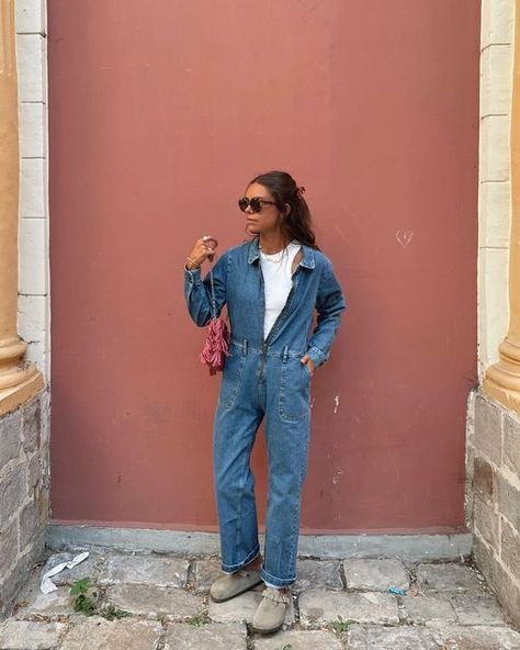 Denim Boiler Suit Outfit, Overalls Winter Outfit, Boiler Suit Outfit, Denim Boiler Suit, Overalls Winter, Winter Outfits Street Style, Jumpsuit Jeans, Photo Reels, Ig Reels