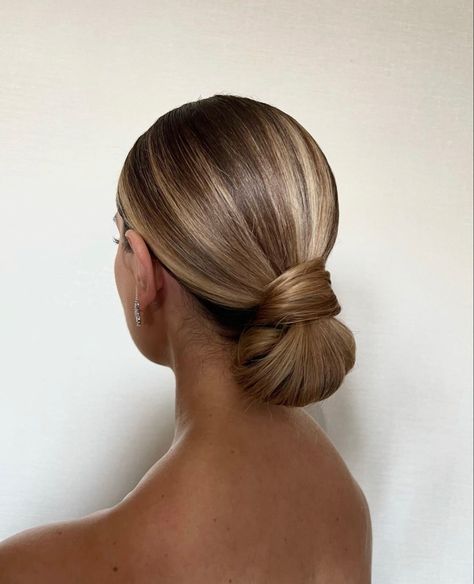 Sleek Low Bun Bridesmaid, Slick Back Bun For Wedding, Large Low Bun Wedding Hair, Popular Wedding Hairstyles, Low Bun Wedding Hair, Bridesmaid Hair Inspo, Wedding Bun Hairstyles, Wedding Hair Up, Classic Updo