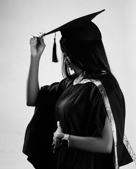 Graduation Photoshoot blackandwhite Bunting Amir Kargbo memories Phactory
Sierra Leone
Freetown
Photography art College Graduation Photoshoot Ideas, College Graduation Photography, Graduation Shoot Ideas, Grad Picture Ideas, Graduation Pic Ideas, Masters Graduation, College Graduation Photoshoot, College Graduation Pictures Poses, Graduation Look