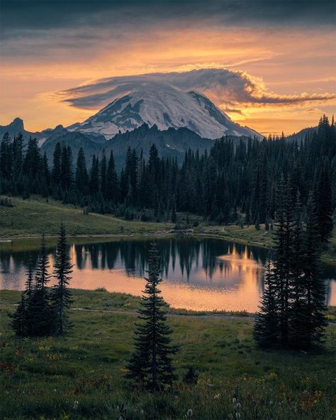 Tipsoo Lake, Lake Washington, Mt Rainier, Rainier National Park, National Photography, Amazing Travel Destinations, Geocaching, Landscape Photographers, Travel And Leisure