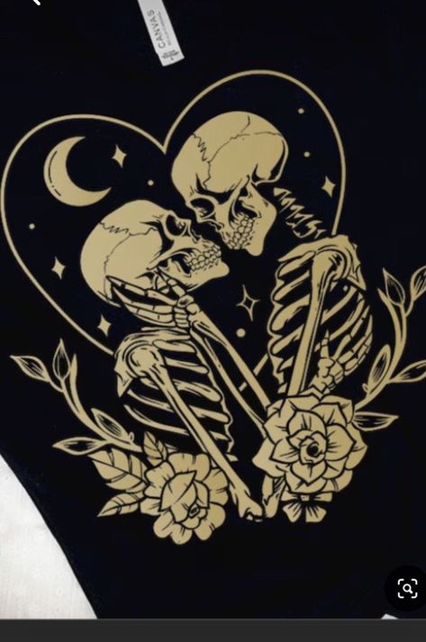 Couple Skeleton Drawing, Skeleton Shirt Design, Skeleton Couple Tattoo Romantic, Skeletons Kissing Tattoo, Skeleton Love Tattoo, Skeleton Lovers Tattoo, Gothic Skull Tattoo, The Lovers Tattoo Design, Two Skeletons In Love