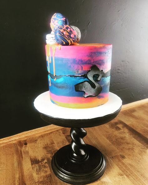 Our latest buttercream cake design. Faultline, tyedye & graffiti! Tomboy Cake Ideas, Graffiti Cupcakes, Graffiti Cake Ideas, Graffiti Party Theme Birthday, Graffiti Birthday Cake, Grafitti Cake Ideas, Graffiti Birthday Party Ideas, Bestie Anniversary, Airbrush Cake Ideas