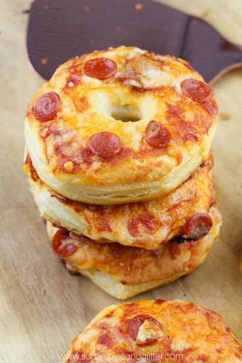 Pizza Donut Recipe, Pizza Appetizer, Pizza Donuts, Kids Pizza, Appetizer Party, Kids Cooking Recipes, Donut Party, Mini Donuts, Baking With Kids