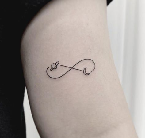 Infinity Tattoo With Names, Infinity Name Tattoo, Tattoo With Names, Small Infinity Tattoos, Infinity Sign Tattoo, Infinite Tattoo, Side Wrist Tattoos, Infinity Tattoo Designs, Tattoo Signs