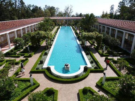 Getty Villa Roman Garden, Importance Of Water, Roman Villa, Luxury Swimming Pools, Getty Villa, Travel California, Pompeii And Herculaneum, Pool Outdoor, Point Perspective