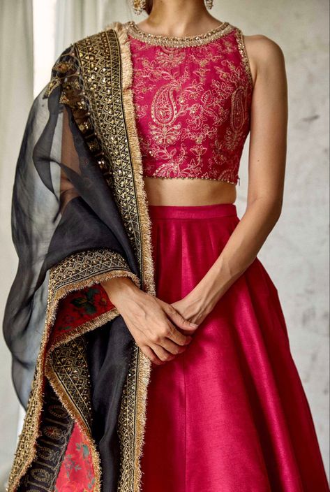 Maroon Lehenga Choli, Maroon Lehenga, Black Dupatta, Indian Outfits Lehenga, Lehenga Designs Simple, Lehnga Dress, Raw Silk Fabric, Traditional Indian Dress, Indian Dresses Traditional