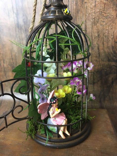 Decorate A Fireplace, Indoor Fairy Garden, Birdcage Planter, Garden Gala, Vintage Birdcage, Indoor Fairy Gardens, Craft Therapy, Cage Decor, Yard Garden Ideas