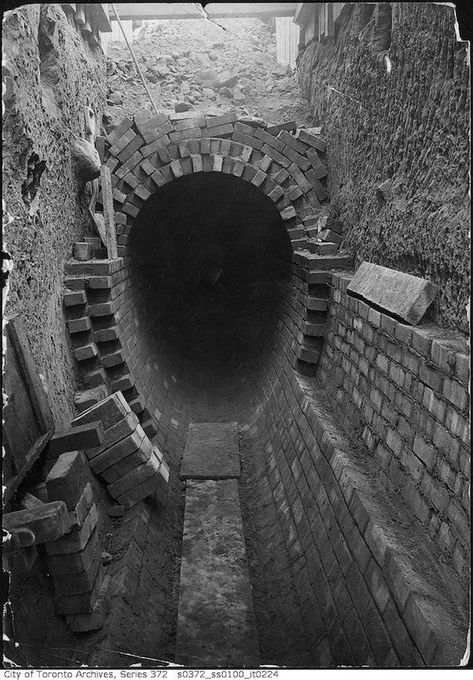 1910? - Davenport Road sewer, brick work Canada History, Old Toronto, Natural Swimming Ponds, Toronto Photos, Brick Arch, Neon Noir, Sewer System, Underground Tunnels, World Of Darkness