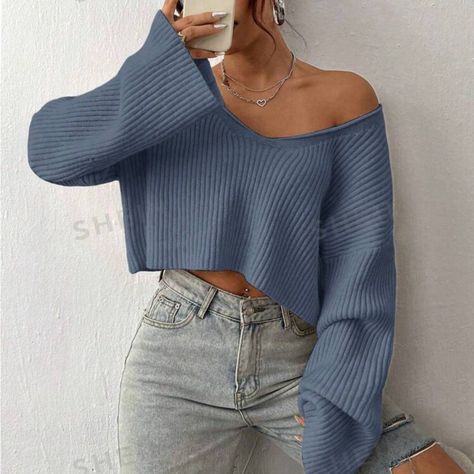 Brand New, Have Not Worn, It Is Very Soft And Thick Material! A Great Sweater And Will Definitely Keep You Warm Too. Cute Crop Sweaters, Statement Sweaters, Crop Sweaters, Cropped Sweaters, Clothes Fall, Knit V Neck, Crop Top Casual, Textured Sweater, Ribbed Knit Sweater