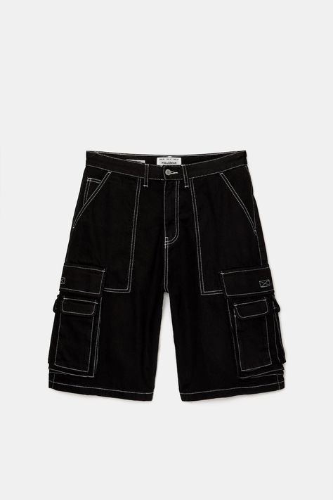 2000s Fashion Inspiration, Bermuda Cargo, High Street Fashion, Cool Outfits For Men, Clothing Mockup, Shorts Cargo, Black Cargo, Pull & Bear, Cargo Pant