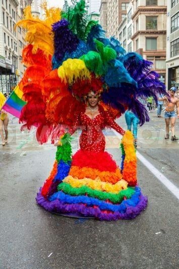 Rainbow Promise, Colorful Costume, Rainbow Explosion, Lgbtqia Pride, Usa New York, Gay Pride Parade, Jackson Heights, Gay Pride Shirts, Rainbow Wedding