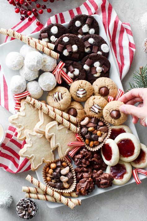 Gluten Free Christmas Cookies Christmas Cookie Display Table, Holiday Cookie Platter, Christmas Cookies Display, Christmas Cookie Table Display, Dessert Christmas Party, Christmas Cookie Platter Ideas, Christmas Cookies Photography, Christmas Cookie Charcuterie Board, Christmas Cookie Table