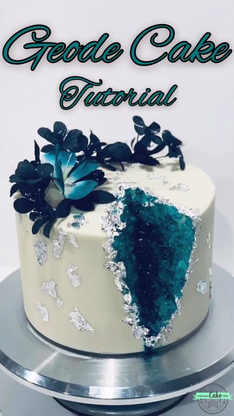 Geode Cake Tutorial, Geode Tutorial, Torte Creative, Geode Cake, Torte Cupcake, Creative Cake Decorating, Decorating Videos, Easy Cake Decorating, Cake Decorating Videos