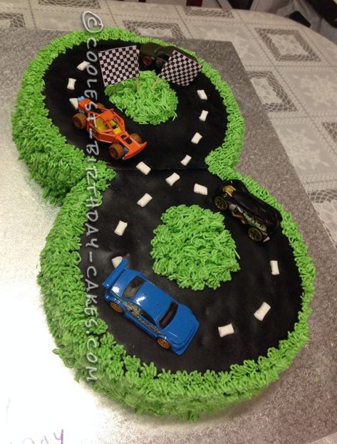 Awesome DIY Birthday Cake Ideas for the Homemade Cake Decorating Enthusiast Race Track Cake, Race Car Cakes, 8th Birthday Cake, Cars Birthday Cake, Hot Wheels Birthday, Car Themed Parties, 4th Birthday Cakes, 3rd Birthday Cakes, Happy 4th Birthday