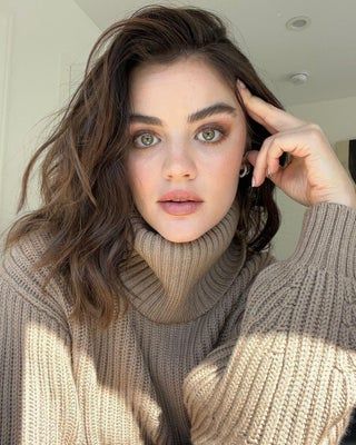 Lucy Hale Makeup, Lucy Hale Photos, Lucy Hale Hair, Lucy Hale Style, Sarah Hyland, Shay Mitchell, Lucy Hale, Dove Cameron, Lily Collins