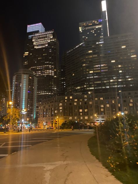 Philadelphia Apartment Aesthetic, Philadelphia Aesthetic, Philadelphia Apartment, City View Night, 2024 Travel, Comfort Place, Road Trip Car, Urban Aesthetic, Center City