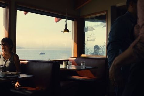 West Coast Grunge, Arcadia Bay Aesthetic, Diner Aesthetic Night, Old Diner Aesthetic, Old Memories Aesthetic, Dykttatuob Aesthetic, Vintage Diner Aesthetic, Washington State Aesthetic, Chloe Life Is Strange