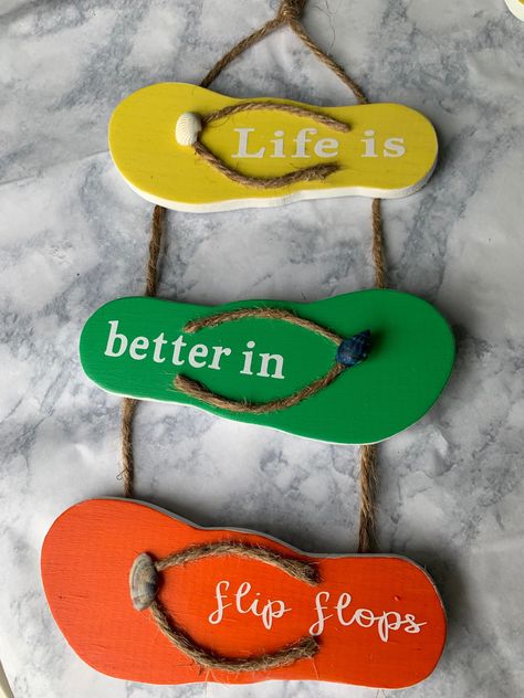 Wooden flip flop wall hanger painted for summer vibes Beach Is My Happy Place, Beach Themed Crafts, Decorating Flip Flops, Diy Beach Decor, Ocean Home Decor, Sea Gifts, Door White, Beach Theme Decor, Beach Diy