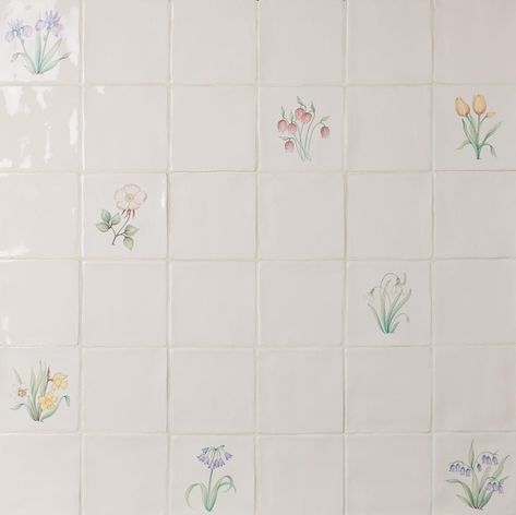 Flower Shower Tile, Flower Backsplash Kitchen, Flower Tiles, Wet Room Flooring, Expressive Painting, Flowers For Home, Painted Tiles, Tulip Painting, Flower Tile