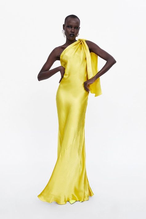 Zara Limited Edition Single Shoulder Dress Best Evening Dresses, Silk Outfits, Long Silk Dress, Luxurious Dresses, Silk Dress Long, 21st Dresses, Statement Dress, Halston Heritage, Dress Yellow