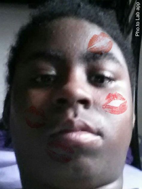 I'm have kissing lips on my face Kissing Lips, Kissable Lips, Side Eye, My Bf, Face Paint, Carnival Face Paint, Naruto, Kiss, Lips