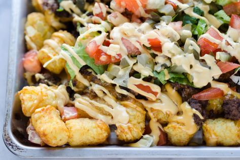 Shepherds Pie Recipe Pioneer Woman, Pioneer Woman Recipe, Tot Nachos, Tater Tot Nachos, Berry Crisp, Easy Granola, Shepherds Pie Recipe, Pan Dinners, Cheese Burger