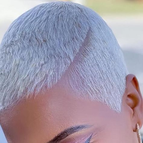 Platinum Short Hairstyles, Shaved Sides Long Top Women, Platinum Blonde Pixie Black Women, Short Platinum Blonde Hair Black Women, Buzz Cut Black Women, Grey Short Hair, Blonde Twa, Silver Blue Hair, Short Platinum Blonde Hair