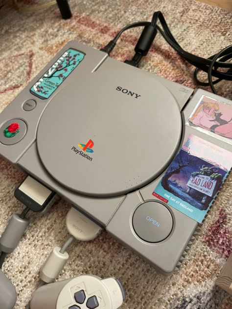 Playstation 1 Aesthetic, Aesthetic Playstation, Ps1 Aesthetic, Y2k Tech, Neon Lights Photography, Drawing Girls, Retro Games Console, Games Console, Snow Photography