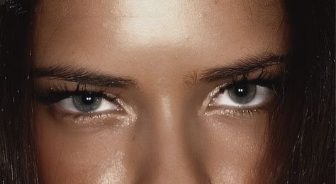 #adriana #adrianalima #eyes #grey #lashes #brows #eyebrows #brunette #eyesmakeup #eye Adriana Lima Eyebrows, Adriana Lima Eye Makeup, Adriana Lima Brown Eyes, Hunter Eyes Woman, Adriana Lima No Makeup, Low Eyebrows, Adriana Lima Without Makeup, Model Brows, Grey Blue Eyes