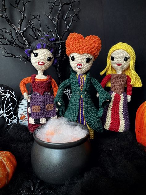 Mary Sanderson, Sarah Sanderson, Winifred Sanderson, Crochet Coasters Free Pattern, Foundation Single Crochet, Crochet Doll Tutorial, Crochet Skull, Crochet Disney, Halloween Crochet Patterns