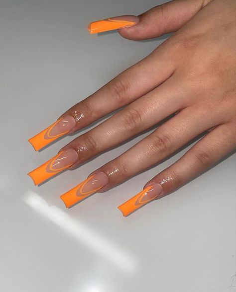 Elegant Nails Classy, Classy Summer Nails, Nail Ideas 2022, Orange Nail Ideas, Gold Gel Nails, Orange Nail Art, Orange Acrylic Nails, Nails Orange, Nails Elegant