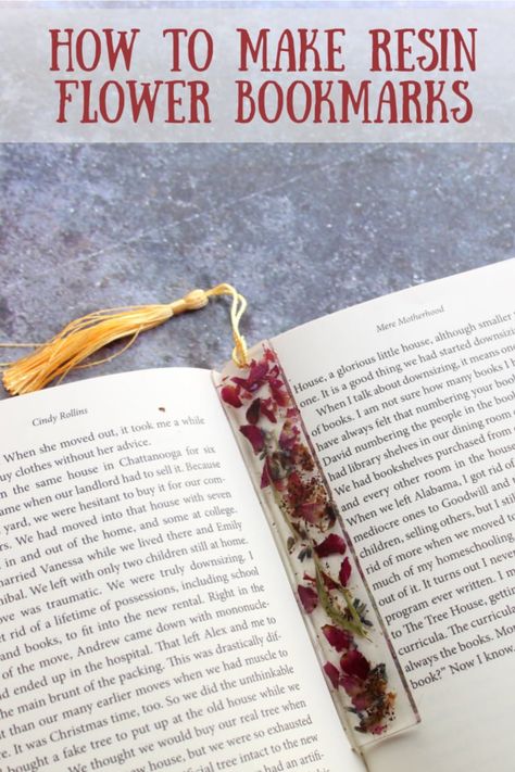 Dried Flower Petals In Resin, Pressed Flower Book Marks, How To Make Dried Flower Bookmarks, How To Make A Resin Bookmark, Pressed Flower Resin Bookmark, Dried Flowers In Resin Ideas, Epoxy Bookmark Diy, Dried Flower Crafts To Sell, How To Make Pressed Flower Bookmarks