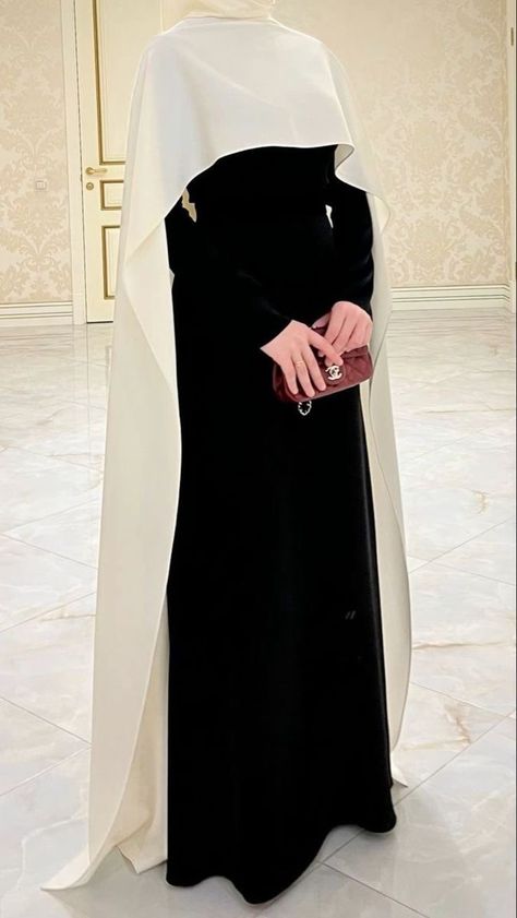 Arabic Aesthetic, Royal Family Fashion, Princesa Sophia, Estilo Hijab, Modest Dresses Fashion, Modest Casual Outfits, Kate And Meghan, Nail It, Fashion Sketches Dresses