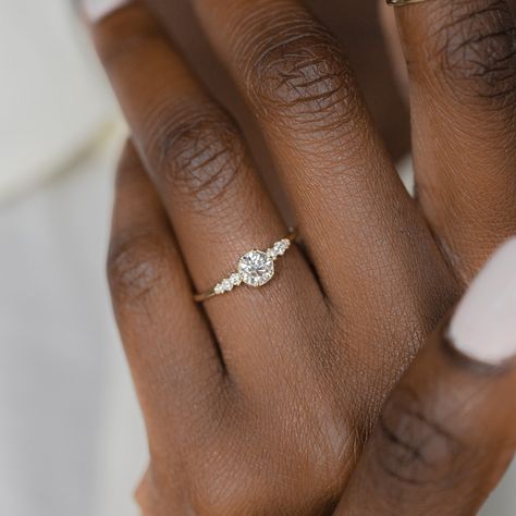 Engagement Rings Ideas, Rings Ideas, Classic Wedding Rings, Gold Diamond Wedding Band, Morganite Engagement, Dream Engagement Rings, Wedding Vibes, Classic Engagement Rings, Morganite Engagement Ring