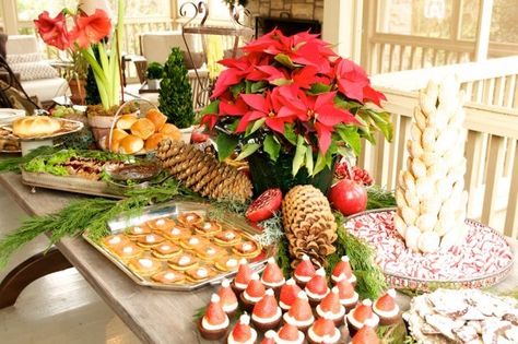 Today, party planner extraordinaire Amos Gott, shows us how to conquer our fears and easily host a stylish soiree at home before the holidays. Costco Christmas Party Food, Costco Platters, Christmas Appies, Costco Party Food, Costco Party, Costco Appetizers, Costco Products, Winter Gathering, Costco Meals