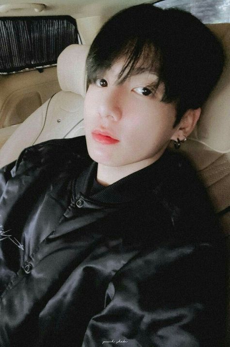 Jungkook on weverse Bts Selca, Shared Folder, Jungkook Selca, Mbti Personality, Bts "on", Jeon Jeongguk, Fan Fiction, Bts Members, Jung Kook